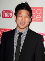 Ki Hong Lee