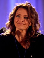 Dina Meyer